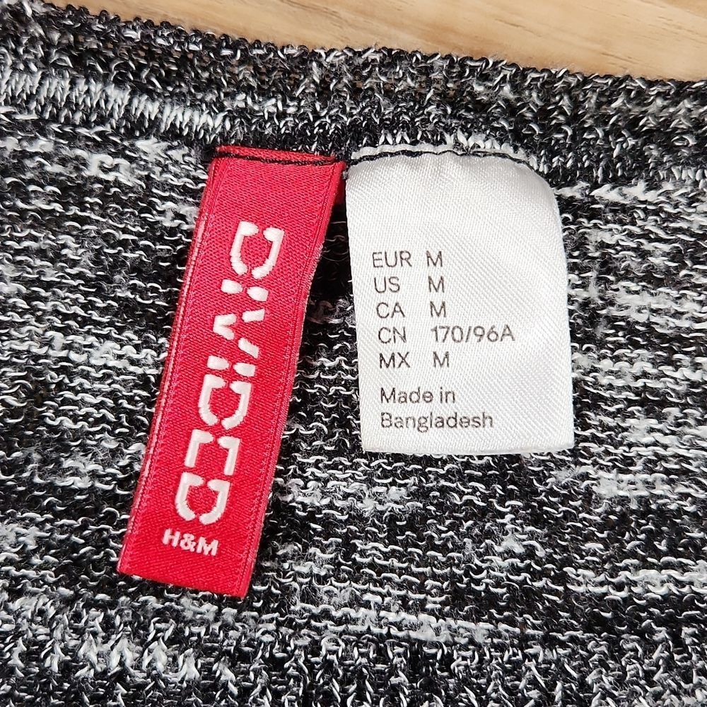 🐞H&M Divided Black Marled Lightweight Hi-Low Sweater Medium - Picture 8 of 11